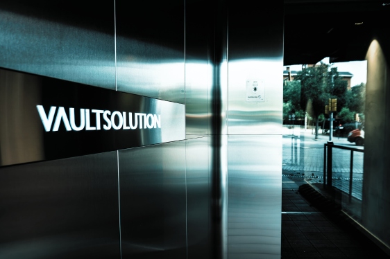 Entrada a Vault Solutions Alquiler de cajas de seguridad