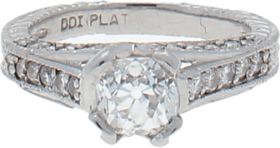 Sortija Platino Diamante talla antigua 0,70 Ct. Resto Diamantes talla brillante. 6,93 g