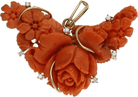 Colgante floral Oro Amarillo , coral , y Diamantes talla brillante. 16,20 g